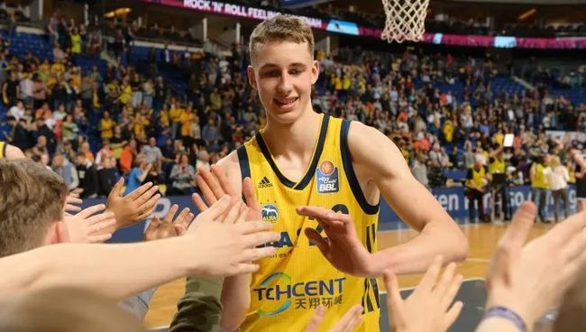 与数据党而 与数据党而